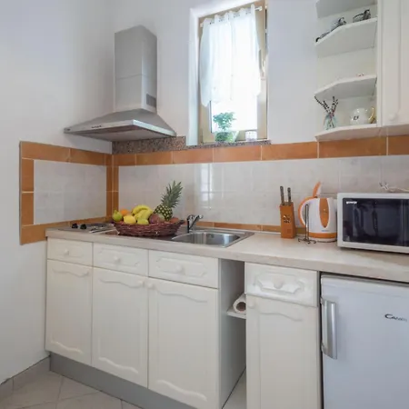 بيت للعطل Dorijana, A Beachfront Home, Pets Welcome! بلومين