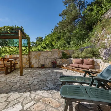 بيت للعطل Dorijana, A Beachfront Home, Pets Welcome!