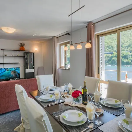 Dorijana, A Beachfront Home, Pets Welcome! *