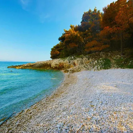 Semesterbostad Dorijana, A Beachfront