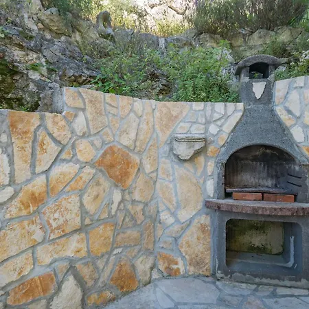 Dorijana, A Beachfront Home, Pets Welcome! Holiday home