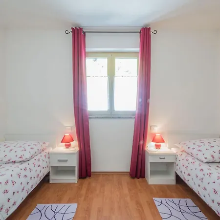 Dorijana, A Beachfront Semesterbostad Plomin