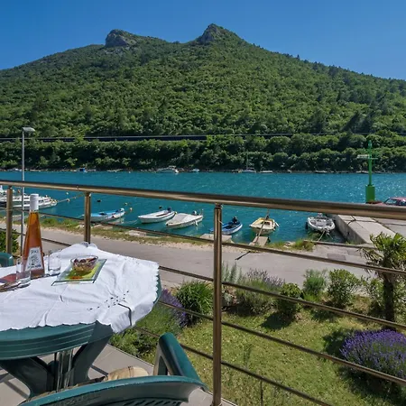 Dorijana, A Beachfront Semesterbostad